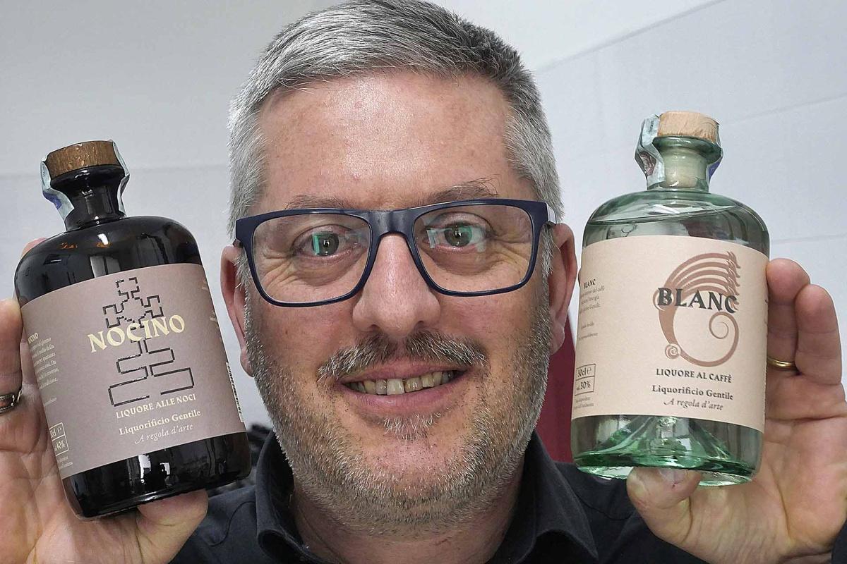 Gli infusi montani del Liquorificio Gentile a Carlopoli Gli infusi montani del Liquorificio Gentile a Carlopoli