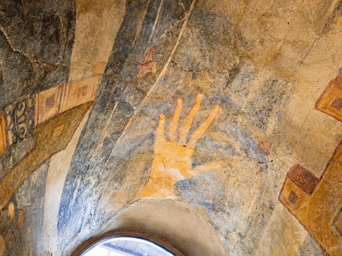 Molise, terra di passaggi: tratturi, borghi e montagne Molise, terra di passaggi: tratturi, borghi e montagne