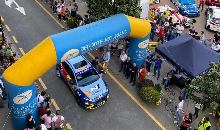 A crowd-packed ceremony marks the beginning of the 52nd Subida Internacional al Fito