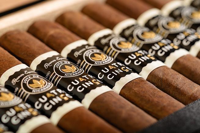 Cuatro Cinco Reserva Especial
