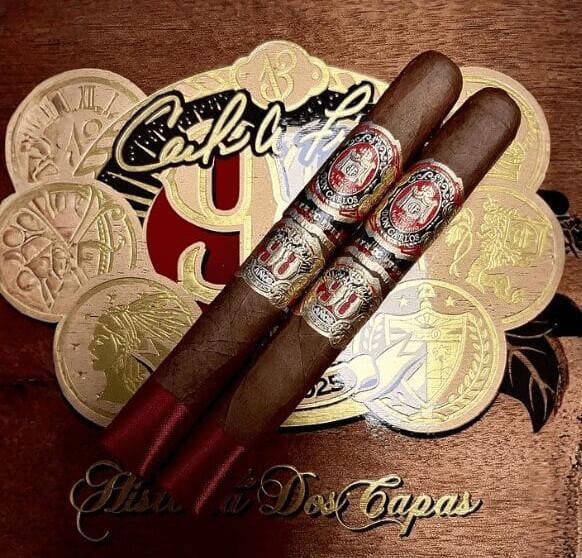 Dos capas que envuelven 90 cigarros únicos 