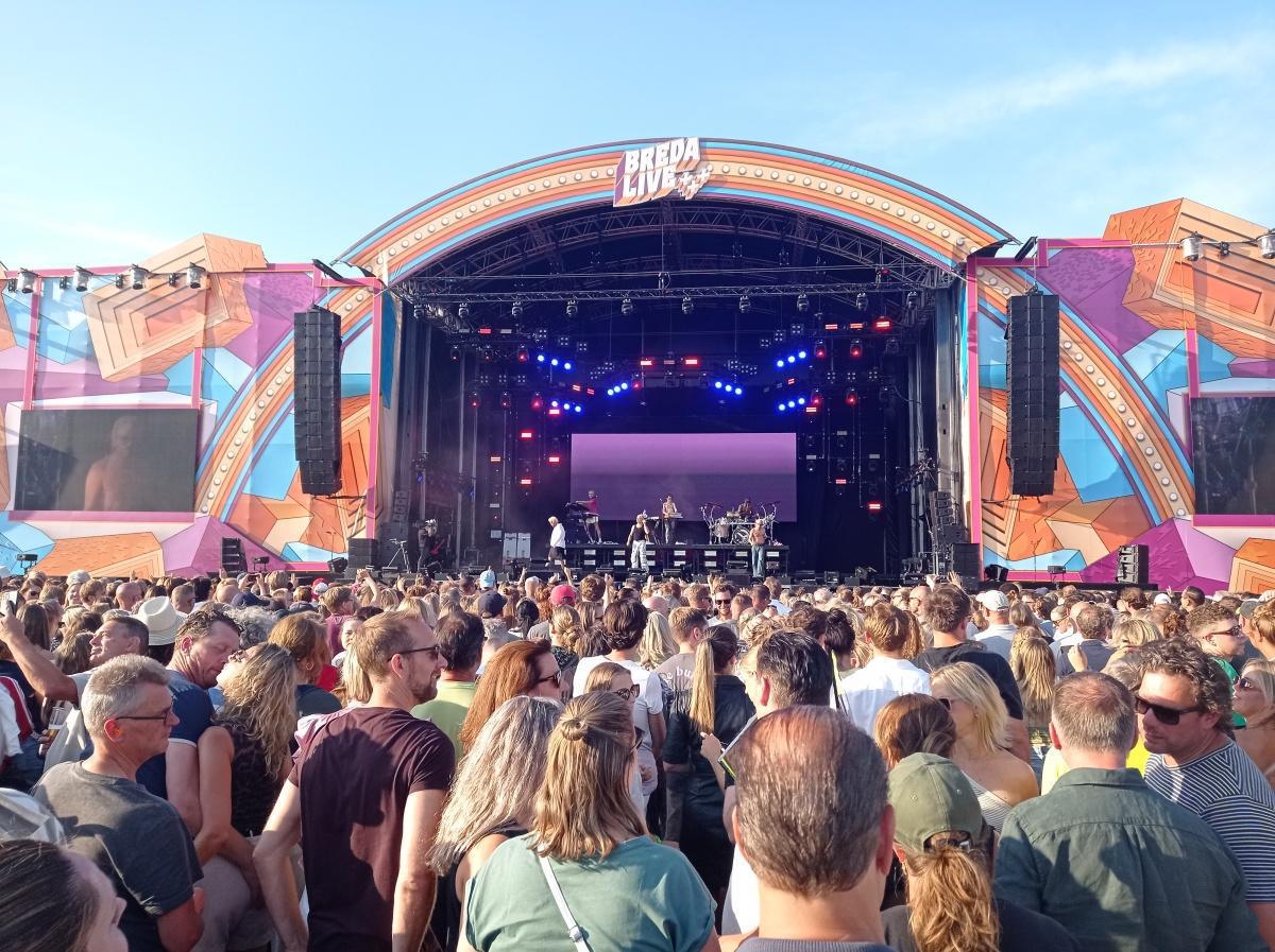 Kensington, Kane, Guus Meeuwis, La Fuente en Afrojack luiden vakantie in