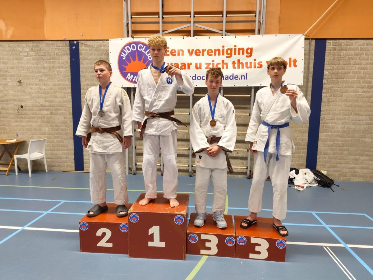 Jens de Vries pakt judobrons bij Amerhaltoernooi 