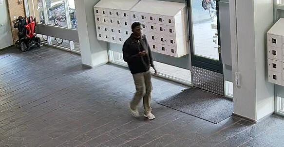 Nepagent steelt van bejaarde slachtoffers in Breda en Oosterhout Nepagent steelt van bejaarde slachtoffers in Breda en Oosterhout