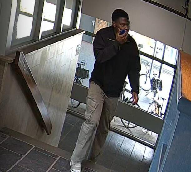 Nepagent steelt van bejaarde slachtoffers in Breda en Oosterhout Nepagent steelt van bejaarde slachtoffers in Breda en Oosterhout