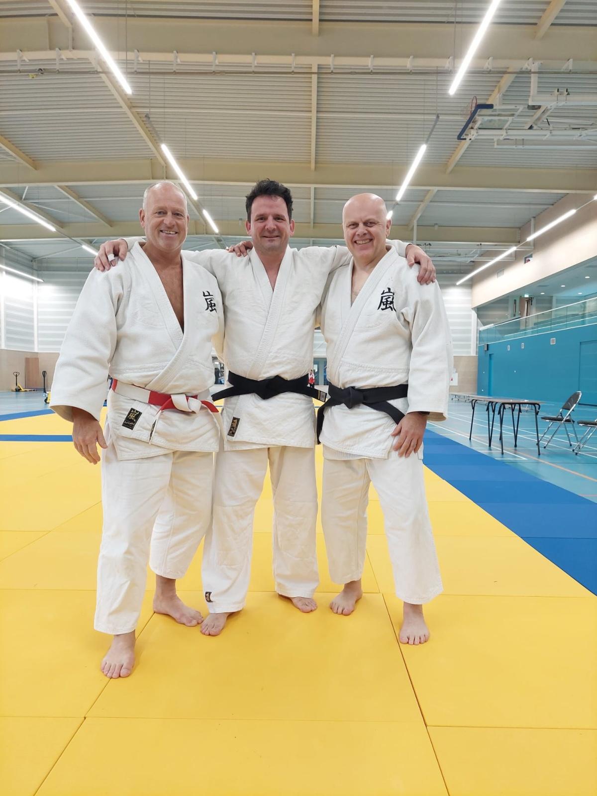 Mark de Vries behaalt zwarte band judo