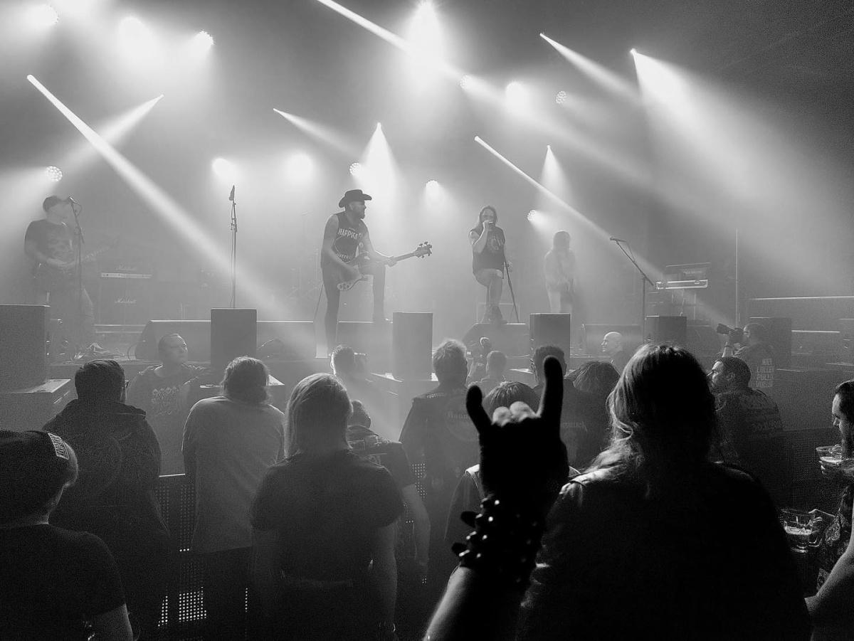 MEZZ brengt muzikale ode aan Lemmy Kilmister van Motörhead