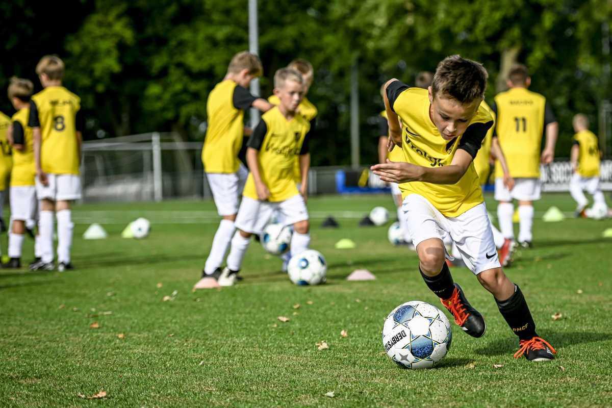 Acht trainingen NAC Breda Voetbalschool Acht trainingen NAC Breda Voetbalschool