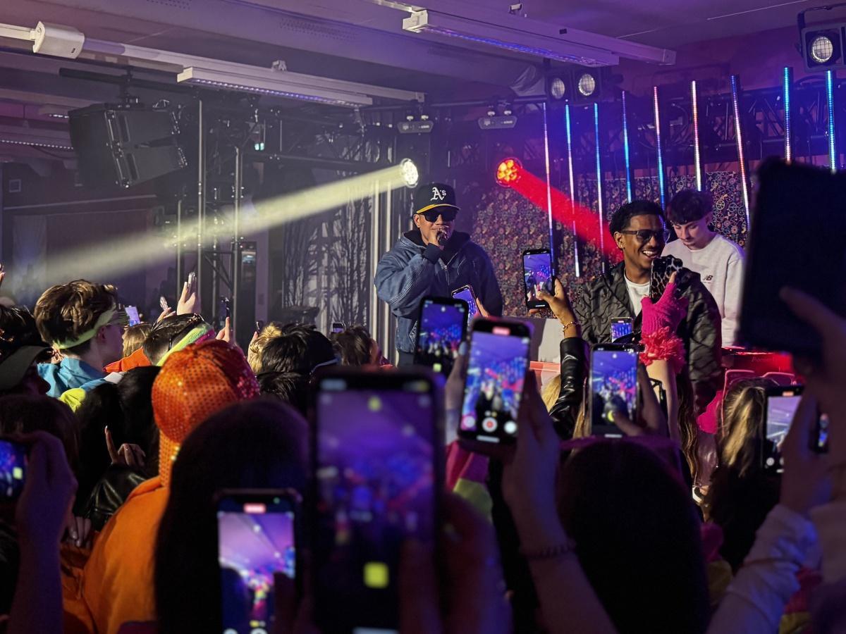 Mekkerfeest 2026: hét carnavalsfeest voor middelbare scholieren uit omgeving Kielegat Mekkerfeest 2026: hét carnavalsfeest voor middelbare scholieren uit omgeving Kielegat