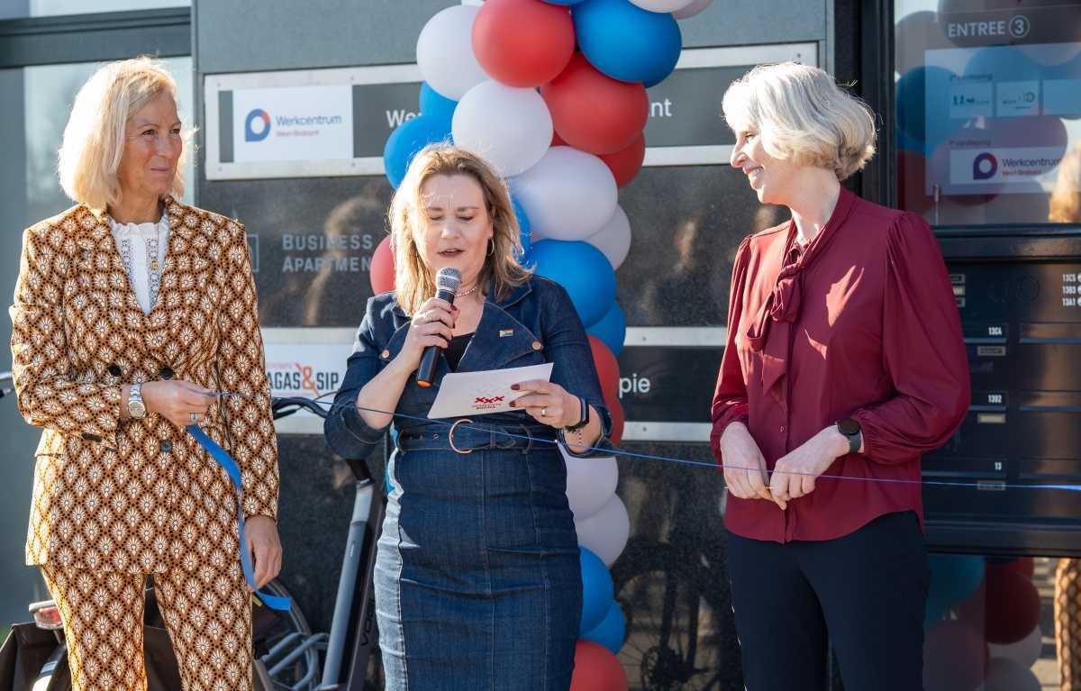 Officiële opening voor werkcentrum - plek voor werk, scholing en loopbaan Officiële opening voor werkcentrum - plek voor werk, scholing en loopbaan