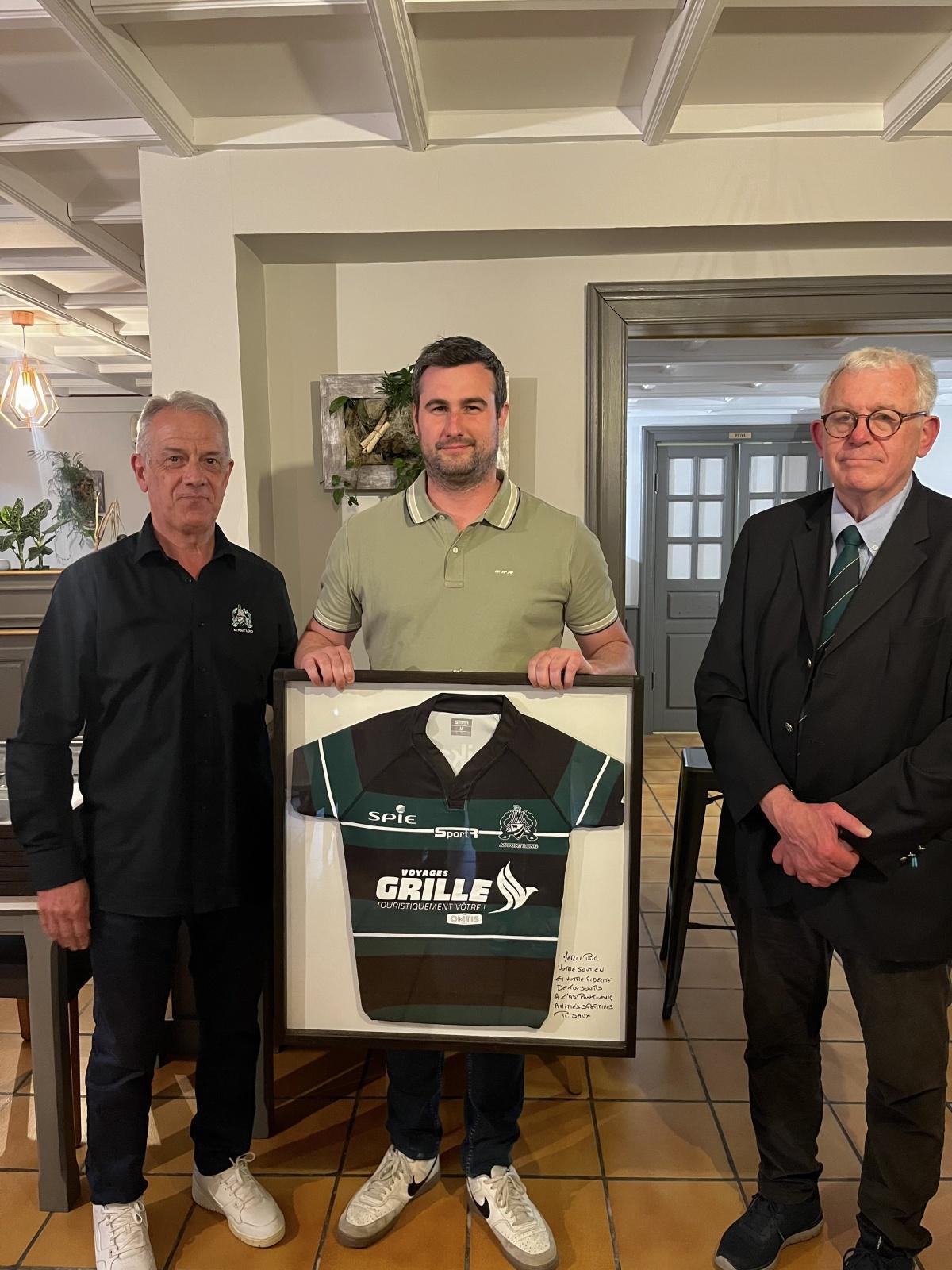 🎽 Remise des maillots 2024 – 2025 - Merci à nos partenaires !⚡️ 🎽 Remise des maillots 2024 – 2025 - Merci à nos partenaires !⚡️