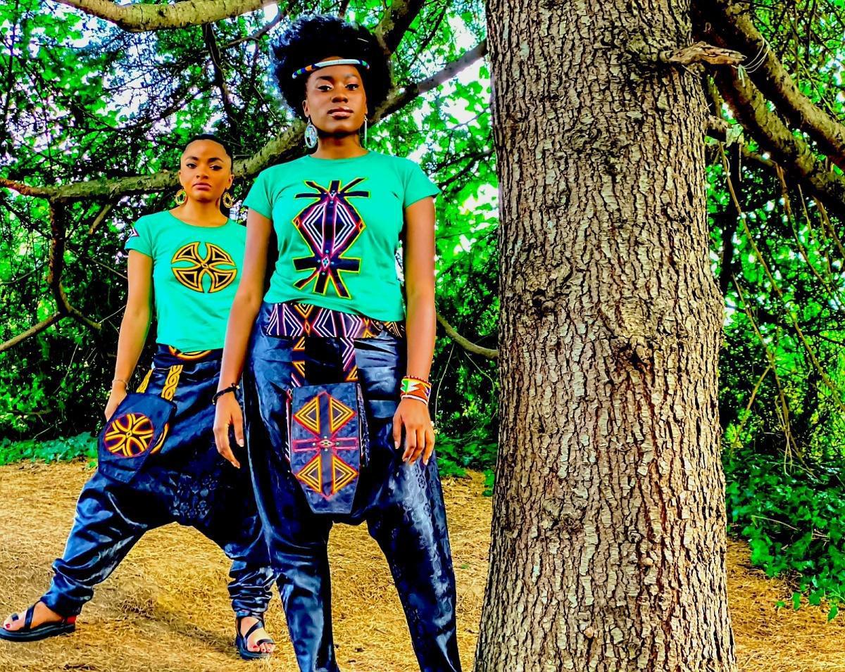 Quand la mode afro-urbaine rencontre l’élégance sur-mesure Quand la mode afro-urbaine rencontre l’élégance sur-mesure