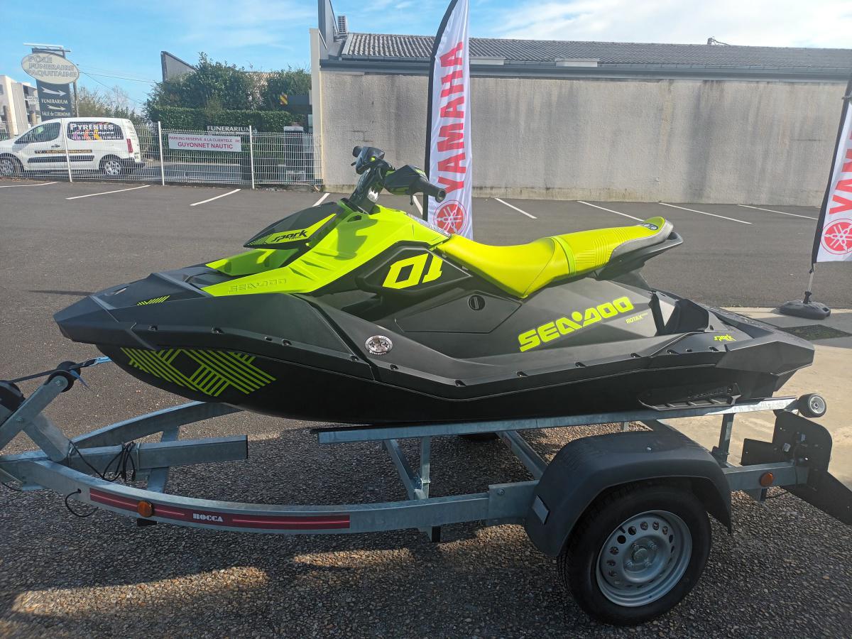 SEADOO Spark Trixx 3 up + remorque (neufs 2023) - 10 999 €