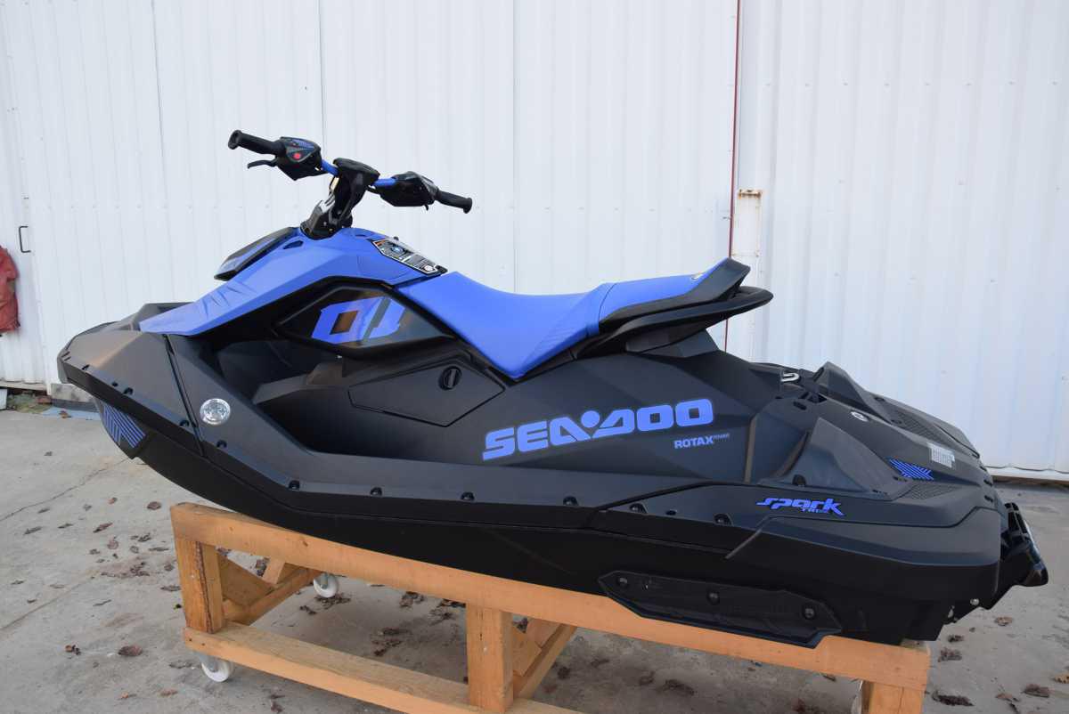 SEADOO Spark Trixx 2 up + remorque (neufs 2023) - 9 999 €