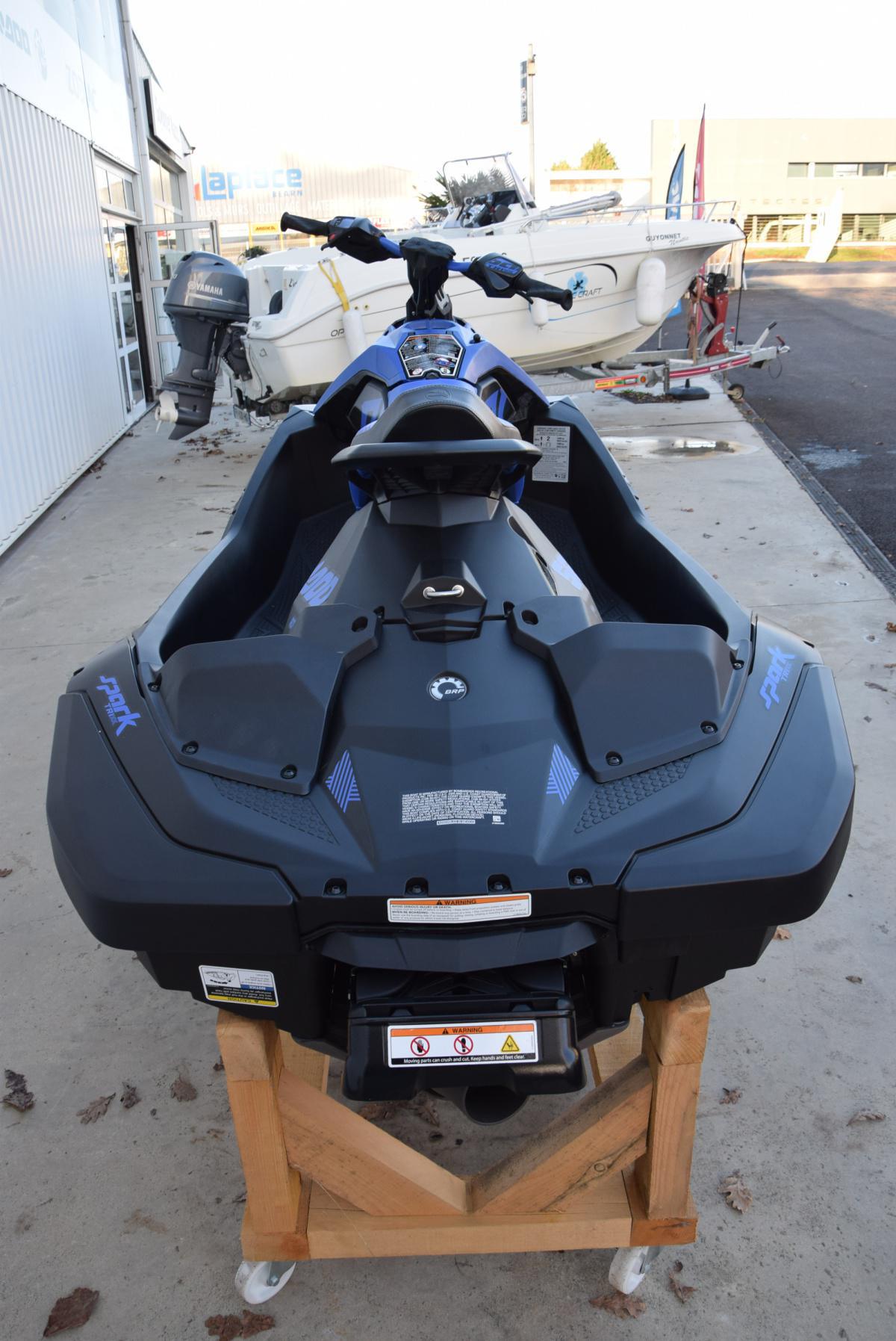 SEADOO Spark Trixx 2 up + remorque (neufs 2023) - 9 999 €