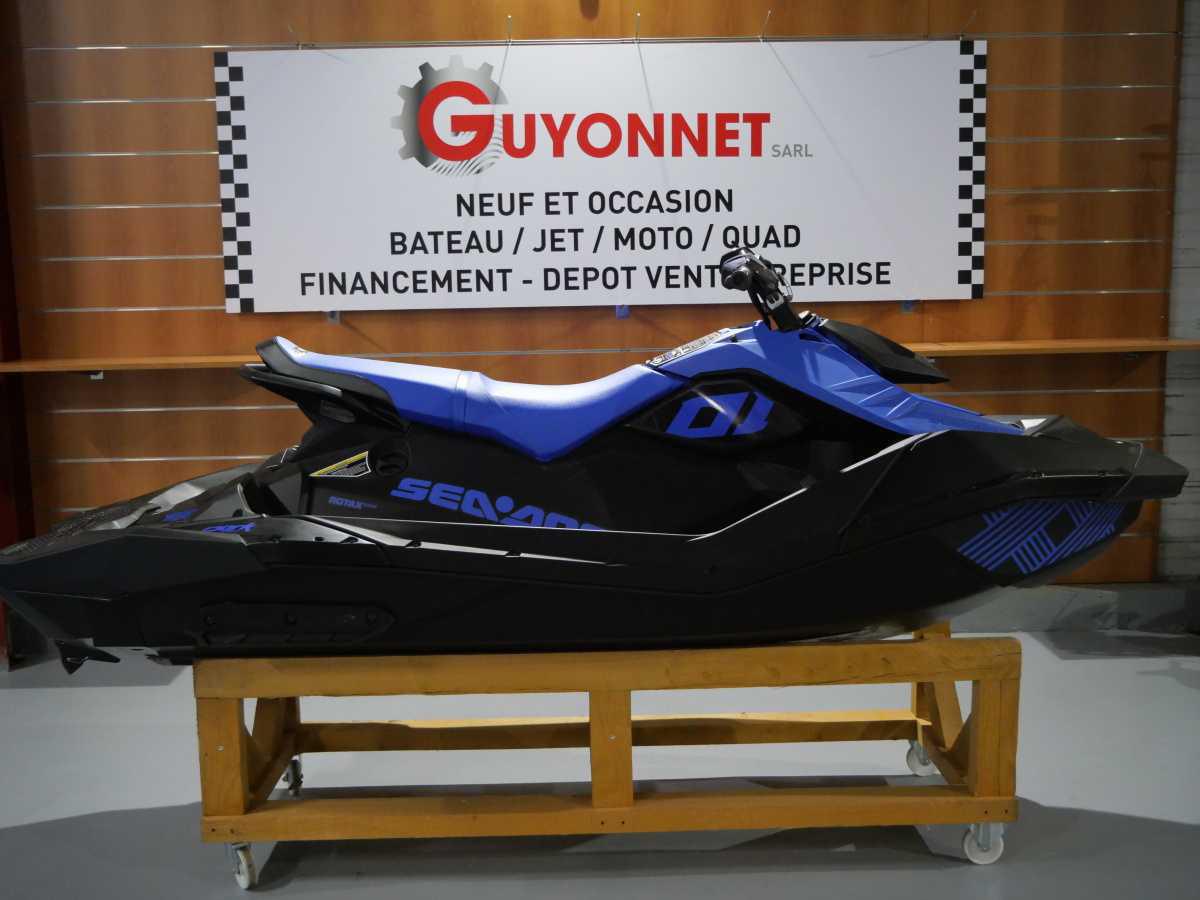 SEADOO SPARK TRIXX 3 places DESTOCKAGE - 10 990 €