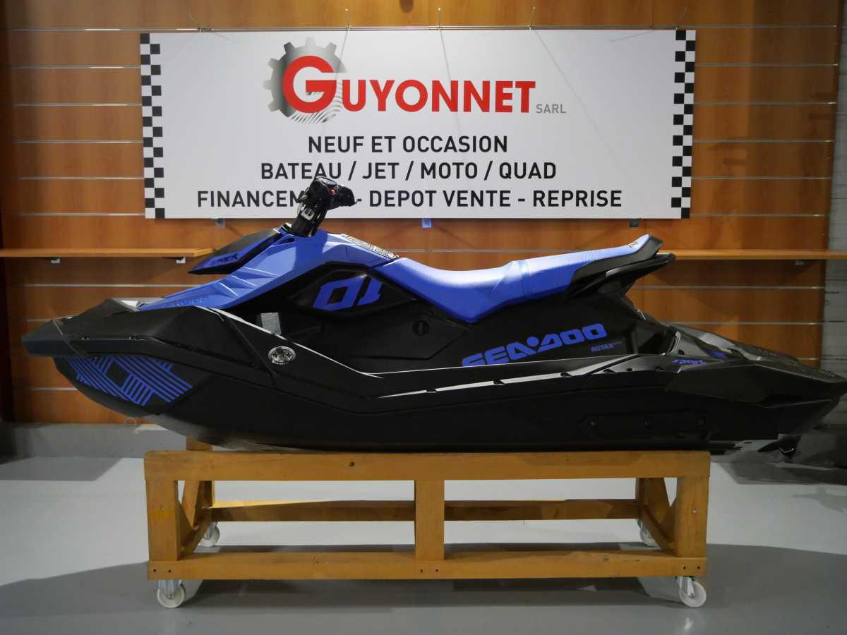 SEADOO SPARK TRIXX 3 places DESTOCKAGE - 10 990 €