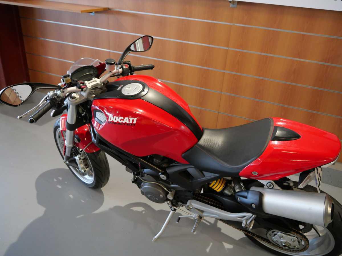 Dépôt vente DUCATI 1100 Monster (2010) - 6 200 €