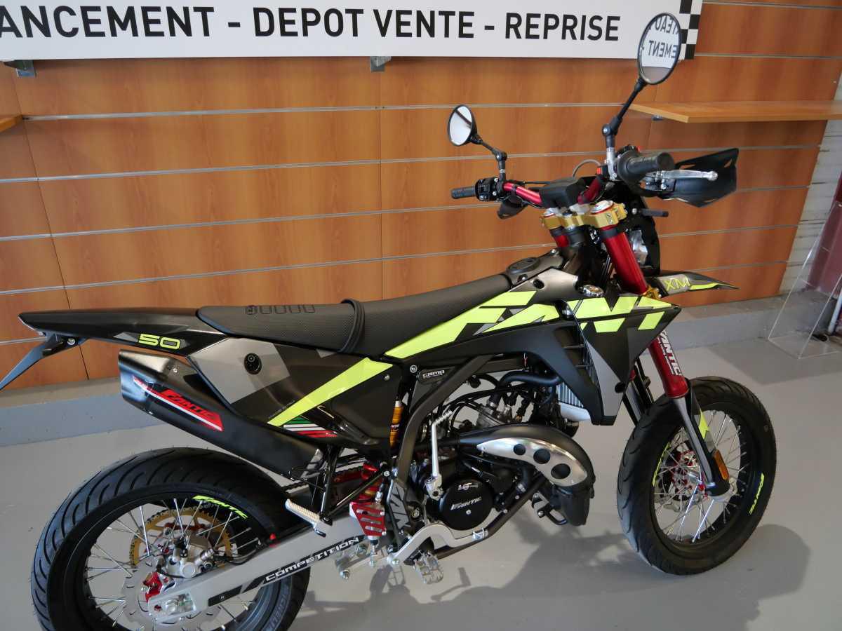 FANTIC XM 50 Competition (2025) - 4 290 € FANTIC XM 50 Competition (2025) - 4 290 €