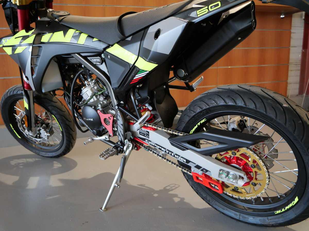 FANTIC XM 50 Competition (2025) - 4 290 € FANTIC XM 50 Competition (2025) - 4 290 €