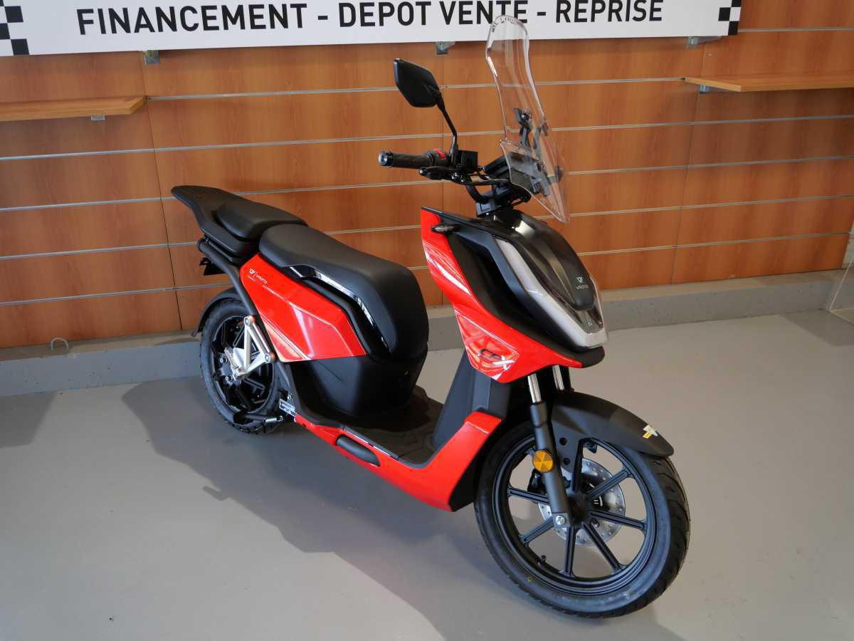 VMOTO CPX Explorer (2025) - 5 490 € VMOTO CPX Explorer (2025) - 5 490 €