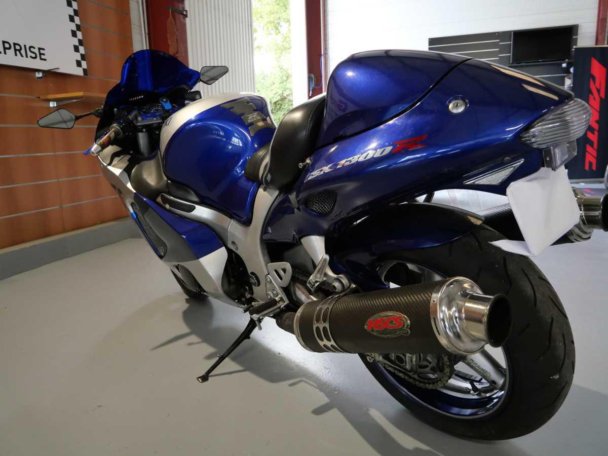 SUZUKI HAYABUSA 1300 (2002) - 7 500 € SUZUKI HAYABUSA 1300 (2002) - 7 500 €