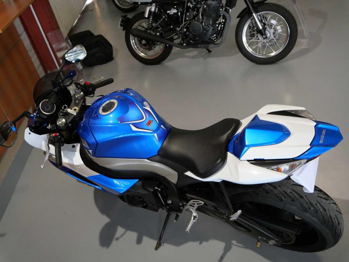 SUZUKI GSX-R 1000 (2010) - 8 500 €