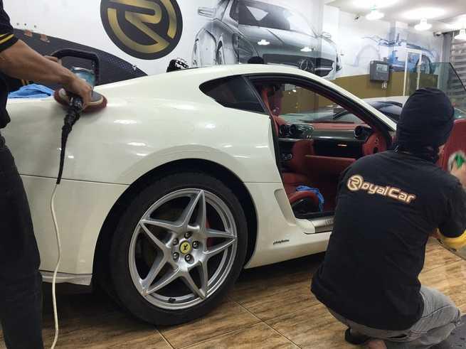 EXTERNAL POLISHING OF THE CAR