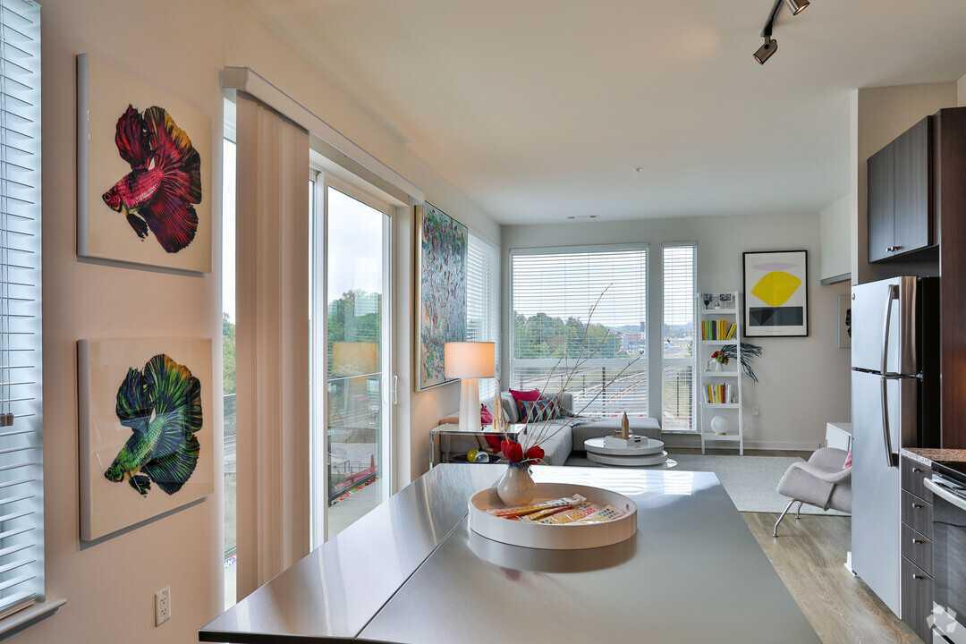 424 E 36th St 424 E 36th St