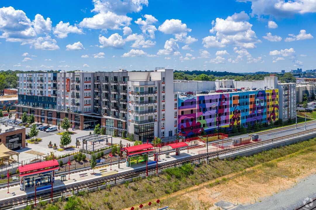 424 E 36th St 424 E 36th St