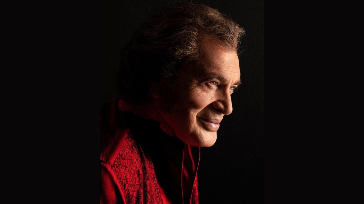 Engelbert Humperdinck: A Winter World Of Love Engelbert Humperdinck: A Winter World Of Love
