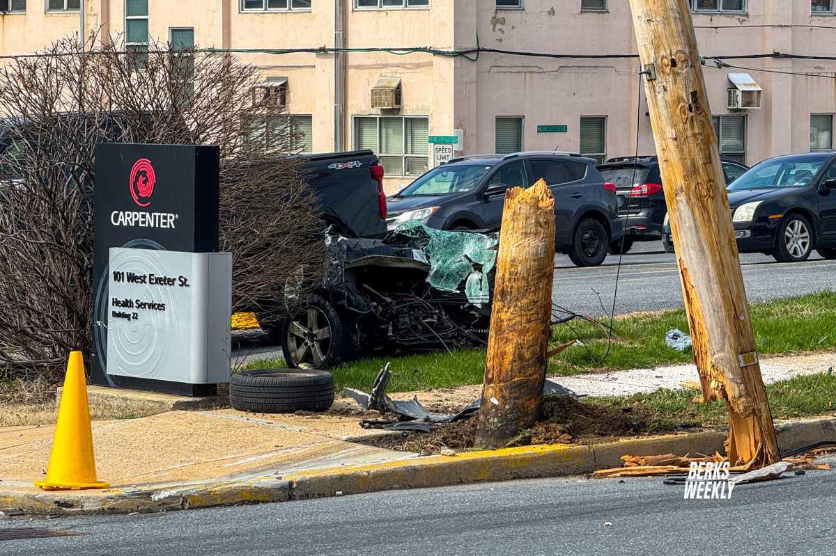 Reading: Vehicle into Utility Pole, Split in Half Reading: Vehicle into Utility Pole, Split in Half