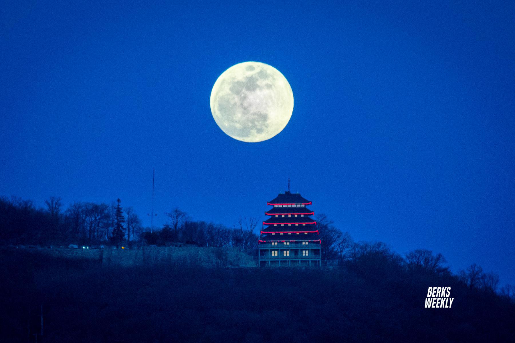 Moonrise over the Pagoda