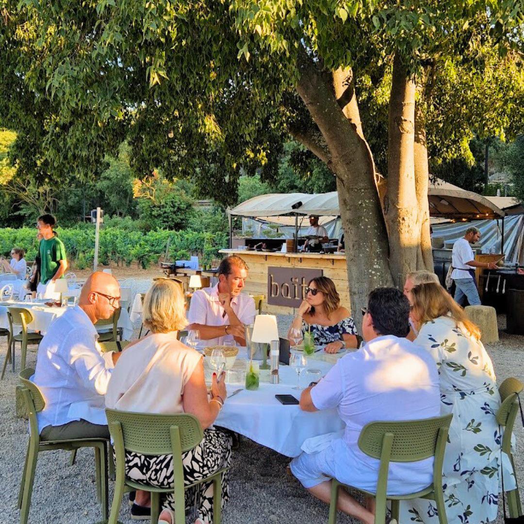 Dîner au milieu des vignes au restaurant Baïto