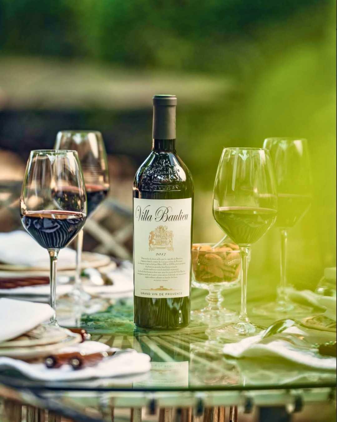 Villa Baulieu : Un volcan en Provence ! Villa Baulieu : Un volcan en Provence !