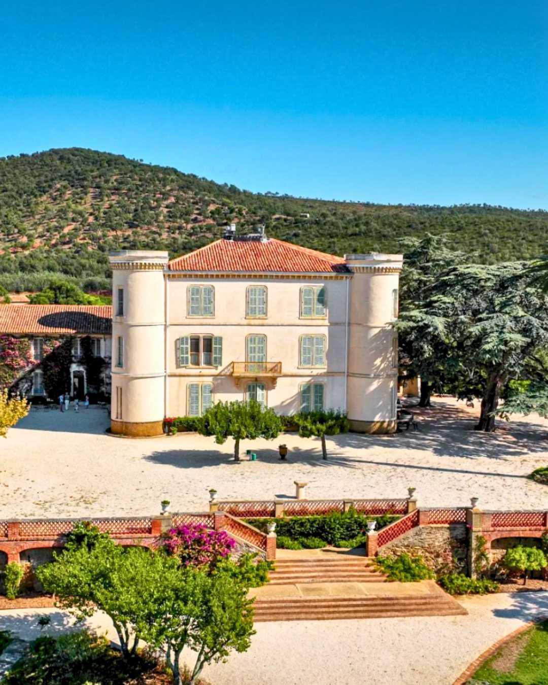 Verre sur mer au Château de Brégançon Verre sur mer au Château de Brégançon