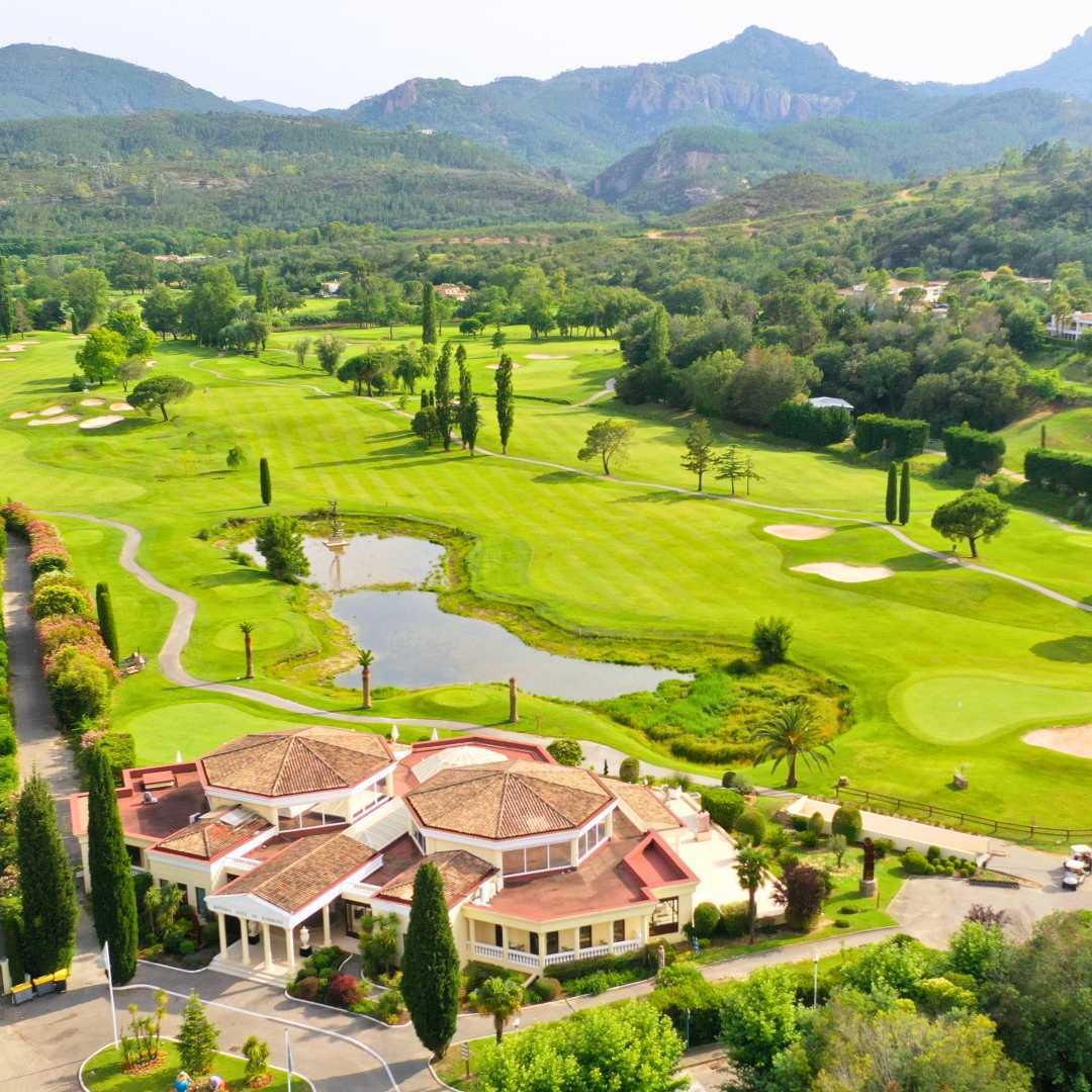 Sur les terres volcaniques du Domaine de Barbossi Sur les terres volcaniques du Domaine de Barbossi