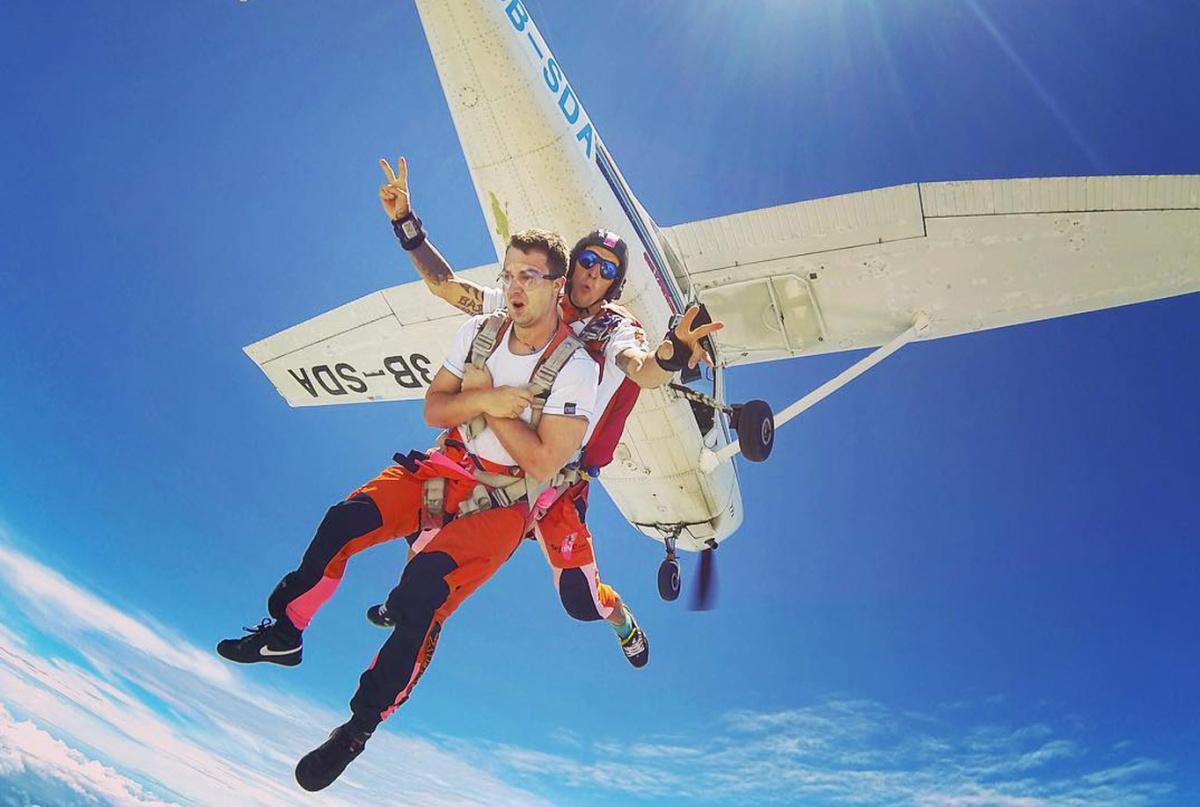 SKY DIVE SKY DIVE