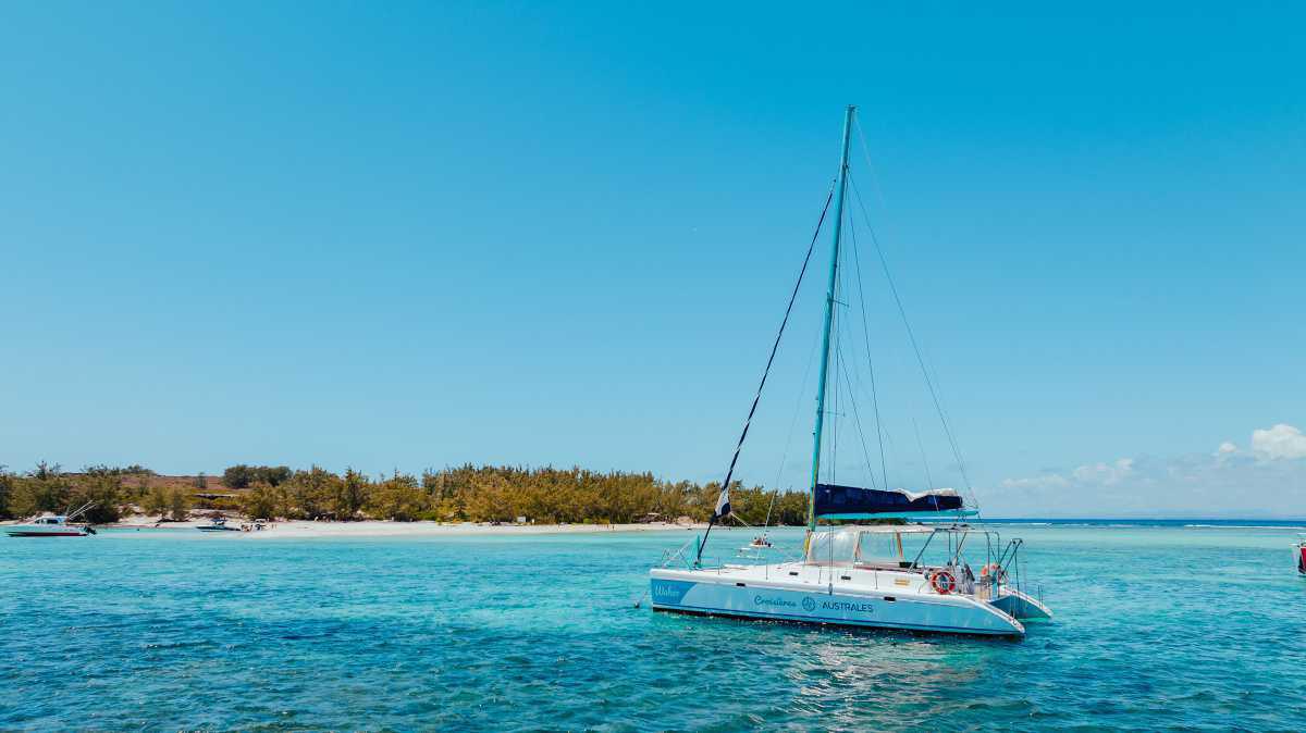 NORTH – CATAMARAN NORTH – CATAMARAN