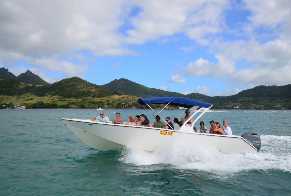 EAST - SPEED BOAT EAST - SPEED BOAT