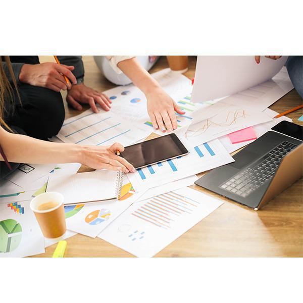 تطوير السمات والخصائص