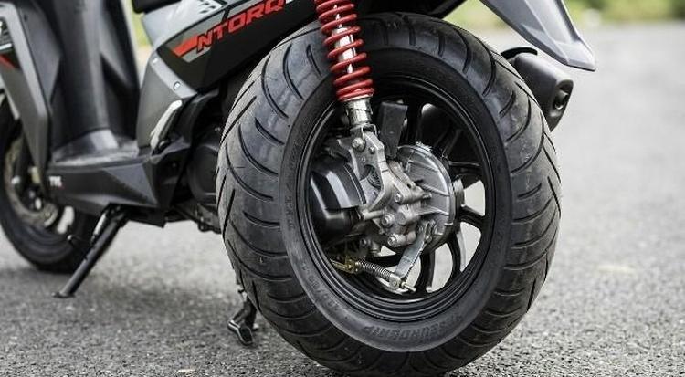 Recherche pneu de scooter 110/80-12