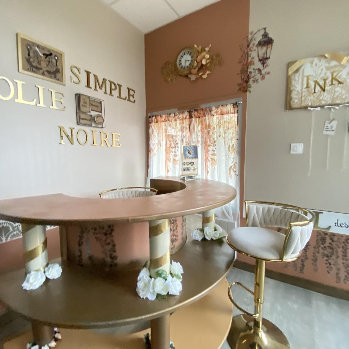 Le Salon Ink Una Mya
