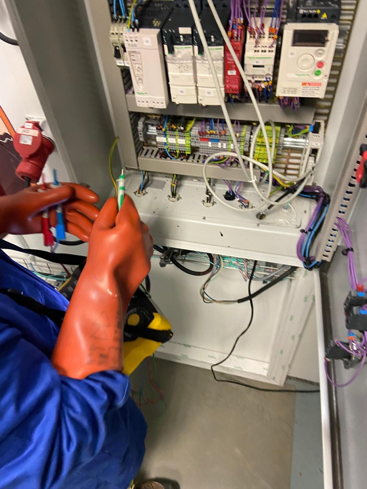 Notre bac pro - métiers de l'électricité et de ses environnements connectés (MELEC) Notre bac pro - métiers de l'électricité et de ses environnements connectés (MELEC)