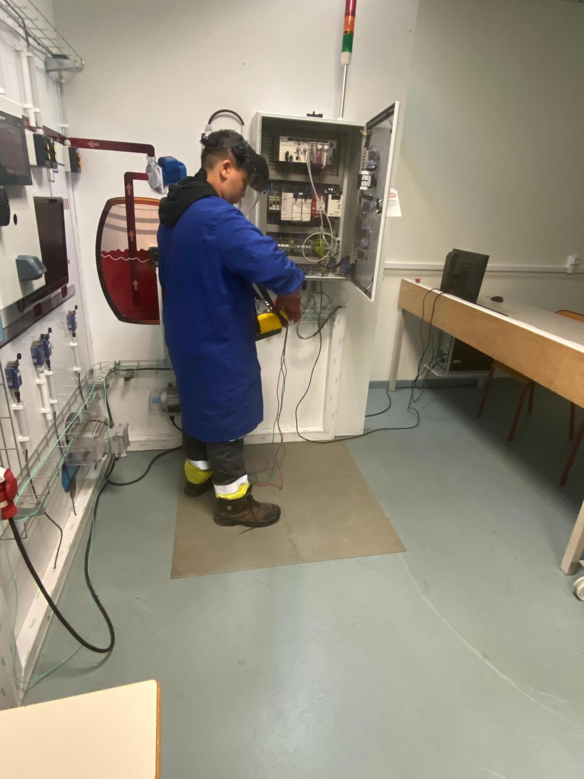Notre bac pro - métiers de l'électricité et de ses environnements connectés (MELEC) Notre bac pro - métiers de l'électricité et de ses environnements connectés (MELEC)
