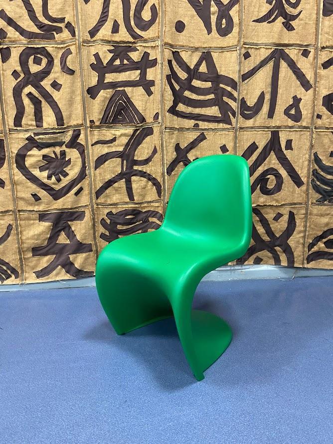 L'EXPÉRIENCE DESIGN : 10 chaises, 10 designers. Les 9 et 10 janvier 2025 L'EXPÉRIENCE DESIGN : 10 chaises, 10 designers. Les 9 et 10 janvier 2025