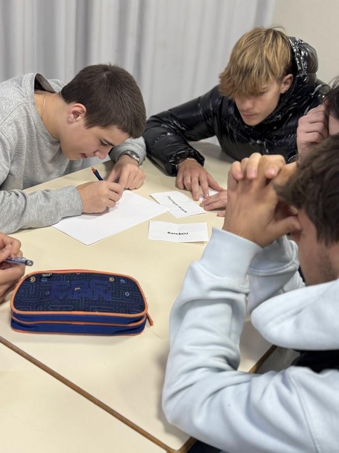 L'EXPÉRIENCE DESIGN : 10 chaises, 10 designers. Les 9 et 10 janvier 2025 L'EXPÉRIENCE DESIGN : 10 chaises, 10 designers. Les 9 et 10 janvier 2025