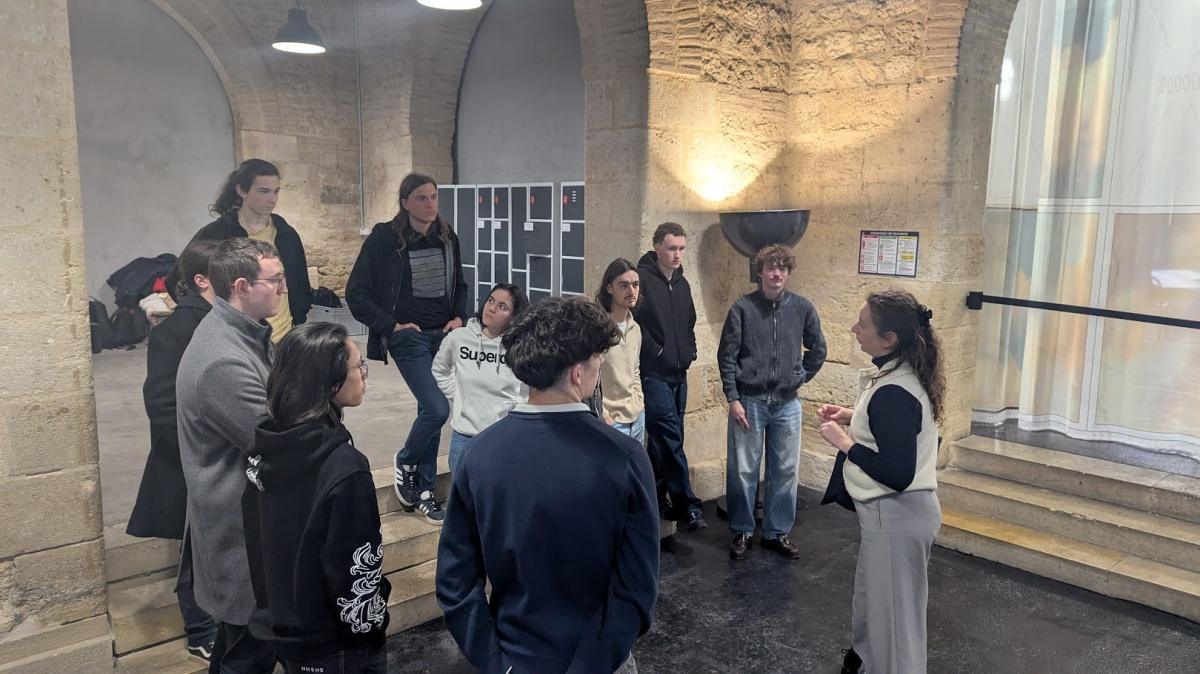 La Terminale BMA Horlogerie visite l'exposition Cronos au Centre d'Arts Plastiques Contemporains de Bordeaux La Terminale BMA Horlogerie visite l'exposition Cronos au Centre d'Arts Plastiques Contemporains de Bordeaux