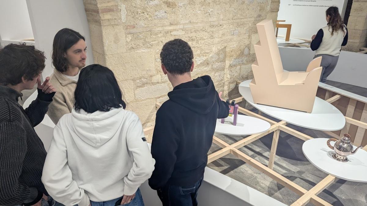 La Terminale BMA Horlogerie visite l'exposition Cronos au Centre d'Arts Plastiques Contemporains de Bordeaux La Terminale BMA Horlogerie visite l'exposition Cronos au Centre d'Arts Plastiques Contemporains de Bordeaux