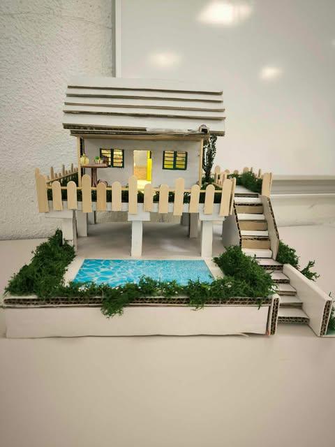 Les élèves de notre 3ème prépa-métiers réalisent une maison en carton intégrant de petits circuits d’éclairage